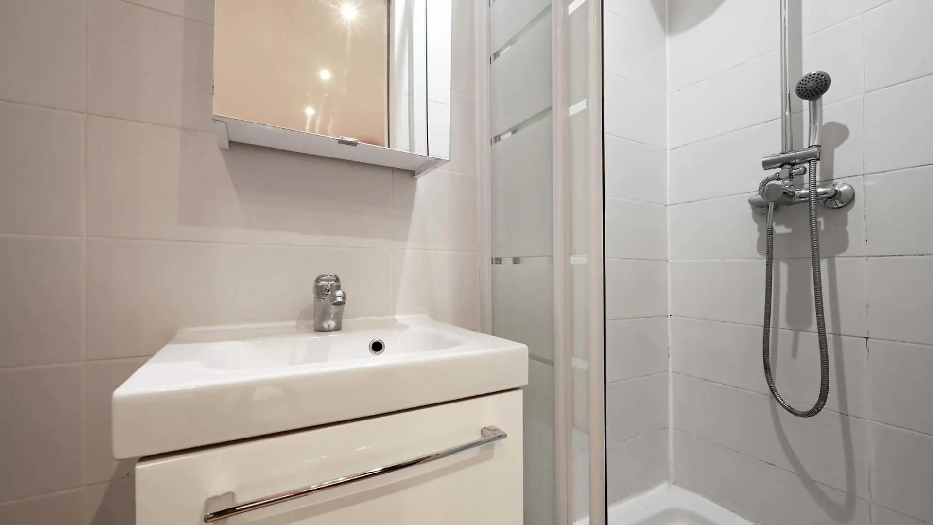 아파트 Charming Duplex Studio For Four