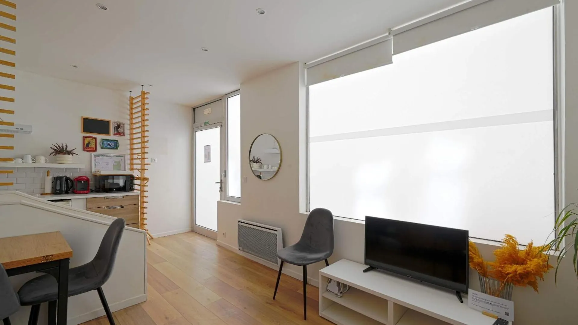 Charming Duplex Studio For Four *